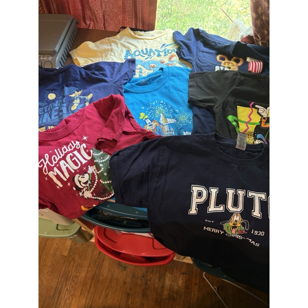 Disney Youth T-Shirt Lot of 7 Mixed Graphic Tees Size Medium Mickey Pluto
